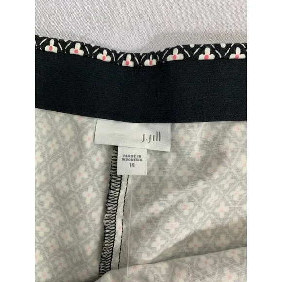 J. Jill Women's Floral Capris - Picture 3 of 5